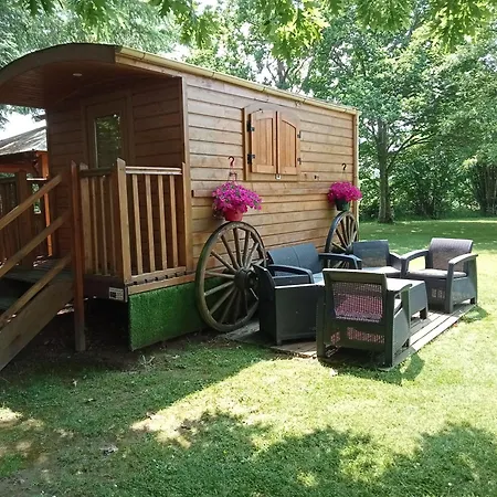 Rum i privatbostad La Roulotte Du Parc