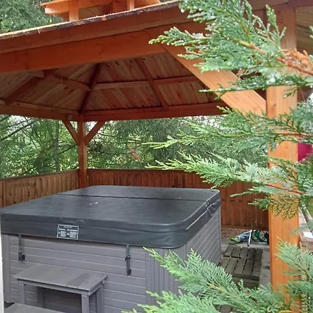 Rum i privatbostad La Roulotte Du Parc