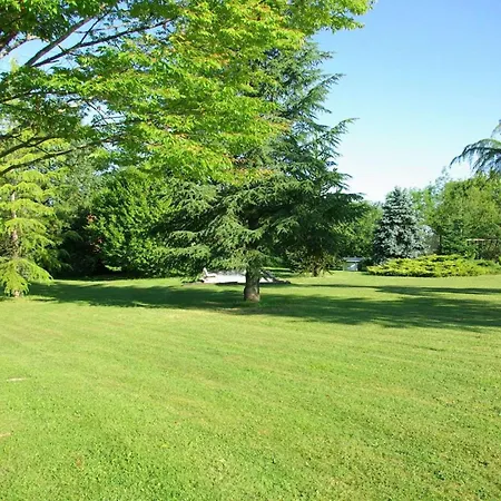 La Roulotte Du Parc Проживание в семье *