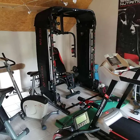 La Roulotte Du Parc Проживание в семье