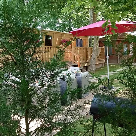 Rum i privatbostad La Roulotte Du Parc *