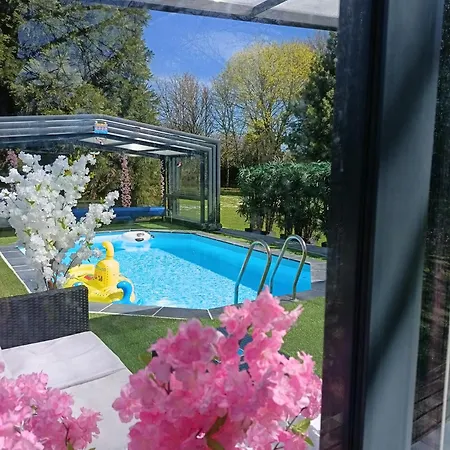 Rum i privatbostad La Roulotte Du Parc *